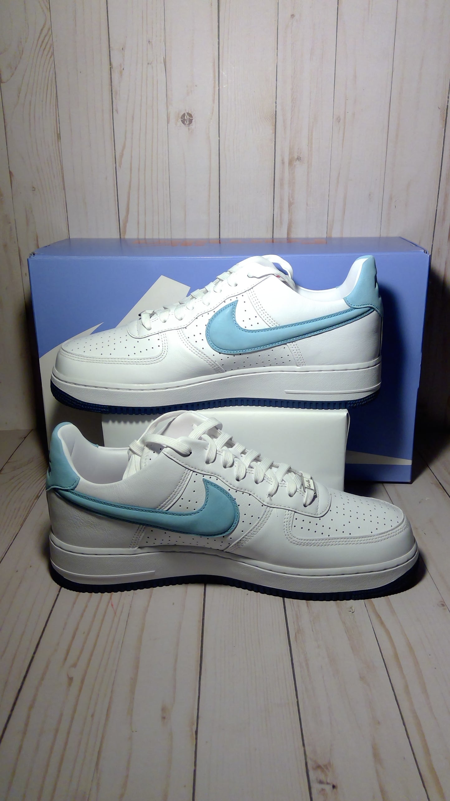 NIKE AIR FORCE 1 LOW - PUERTO RICO (2022) - SIZE MEN'S 12 / WOMEN'S 13.5