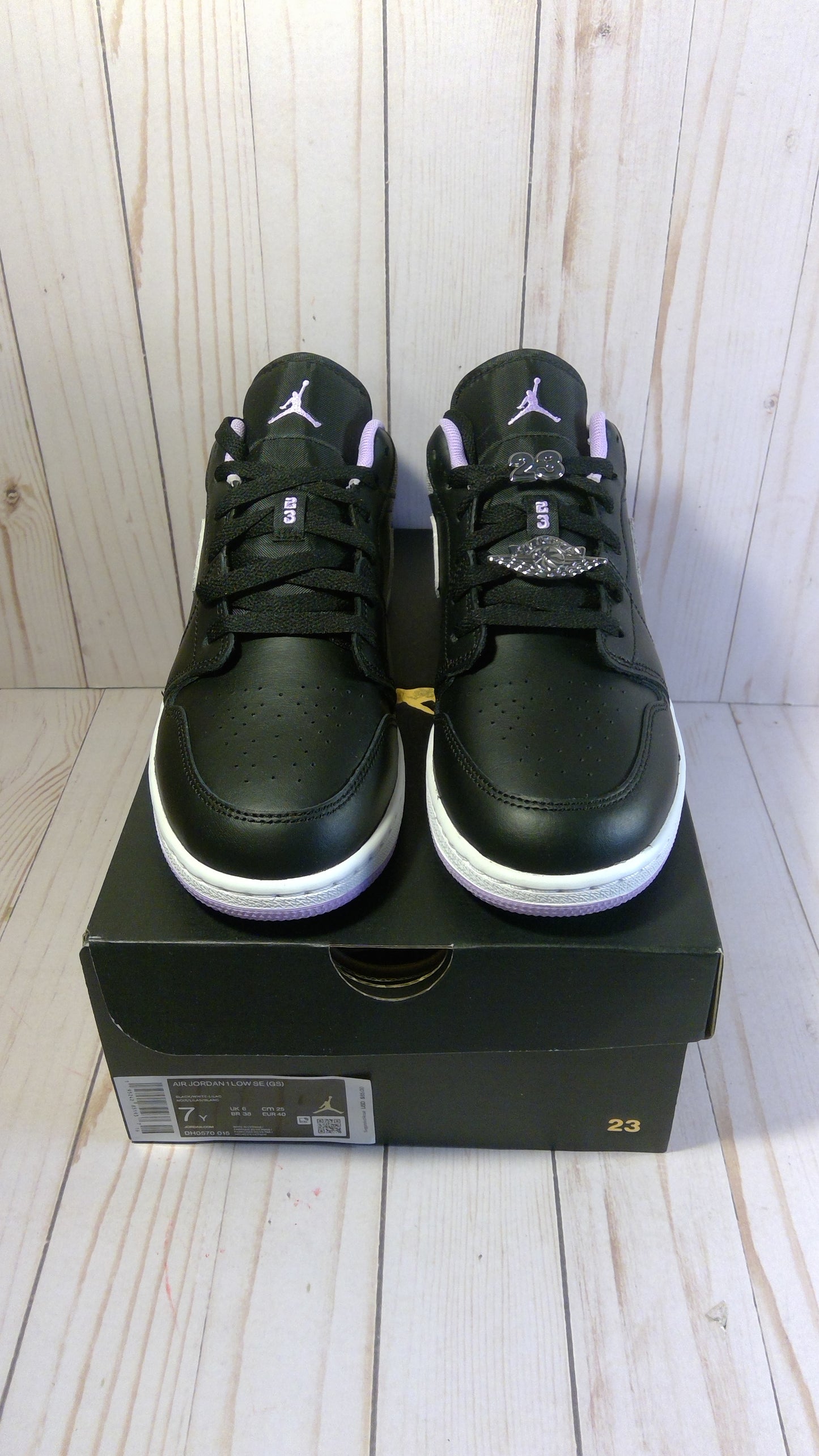 AIR JORDAN 1 LOW SE (GS) - HOUNDSTOOTH - SIZE YOUTH 7