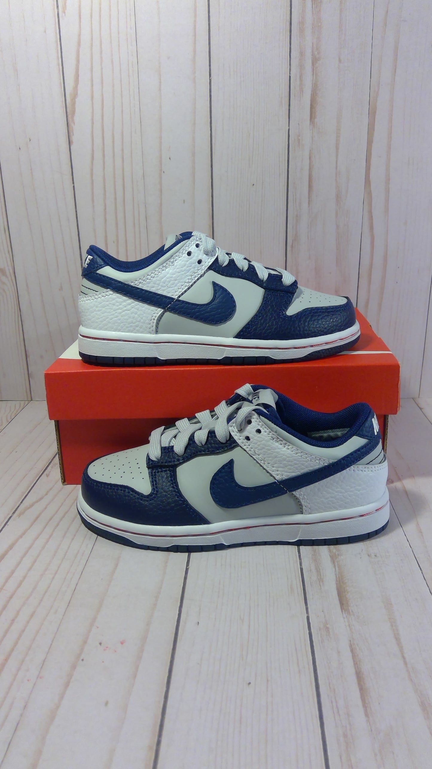 NIKE DUNK LOW (PS) - PRE-SCHOOL SIZE 11 C