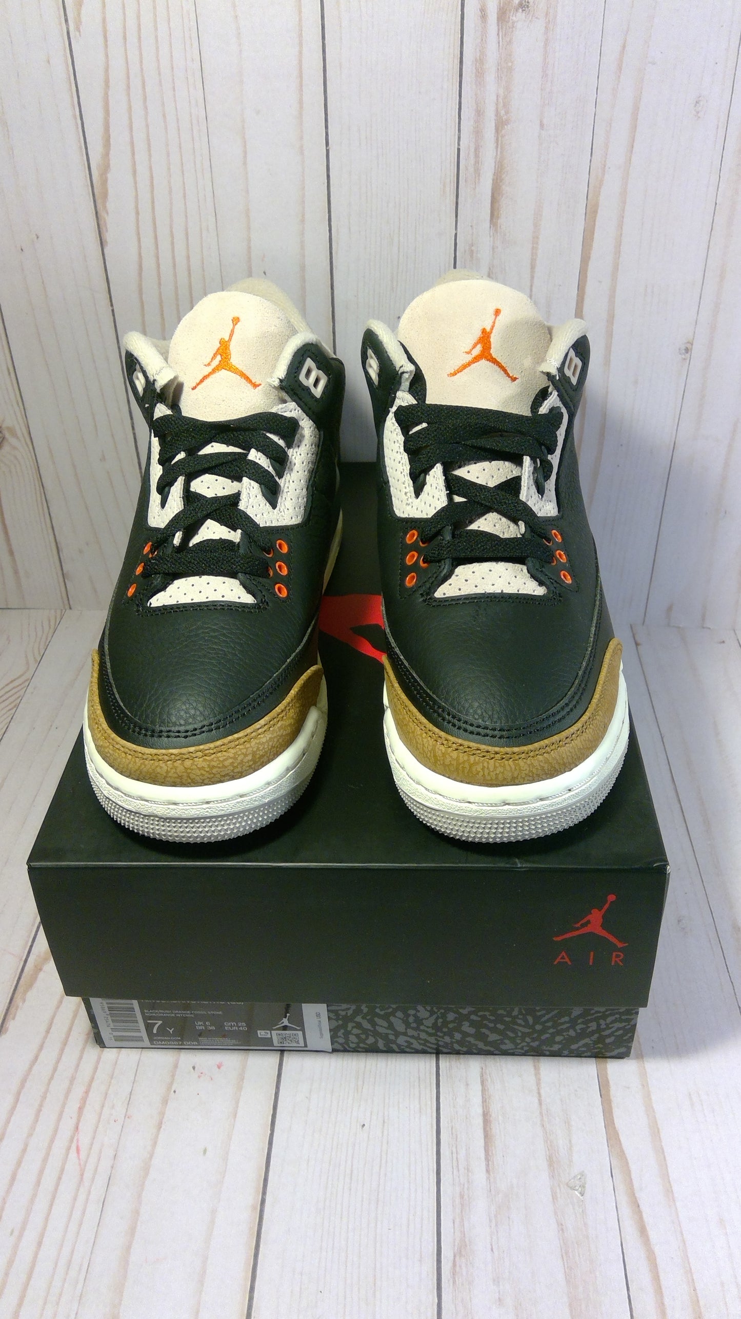 AIR JORDAN 3 RETRO (GS) - DESERT ELEPHANT - SIZE YOUTH 7