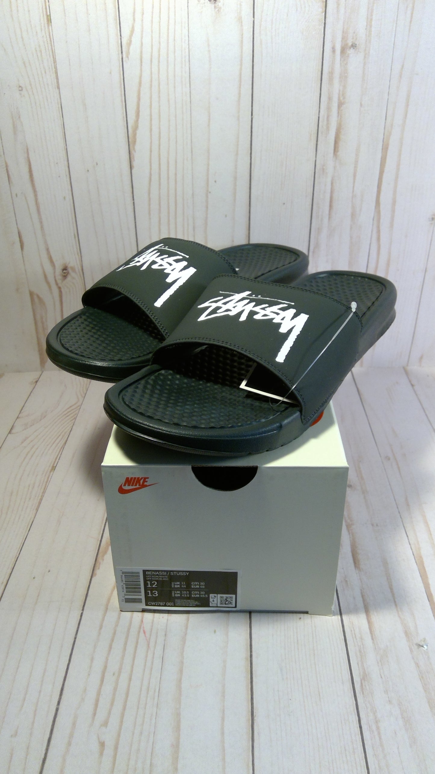 NIKE BENASSI - STUSSY OFF NOIR - SIZE MEN'S 12 / WOMEN'S 13