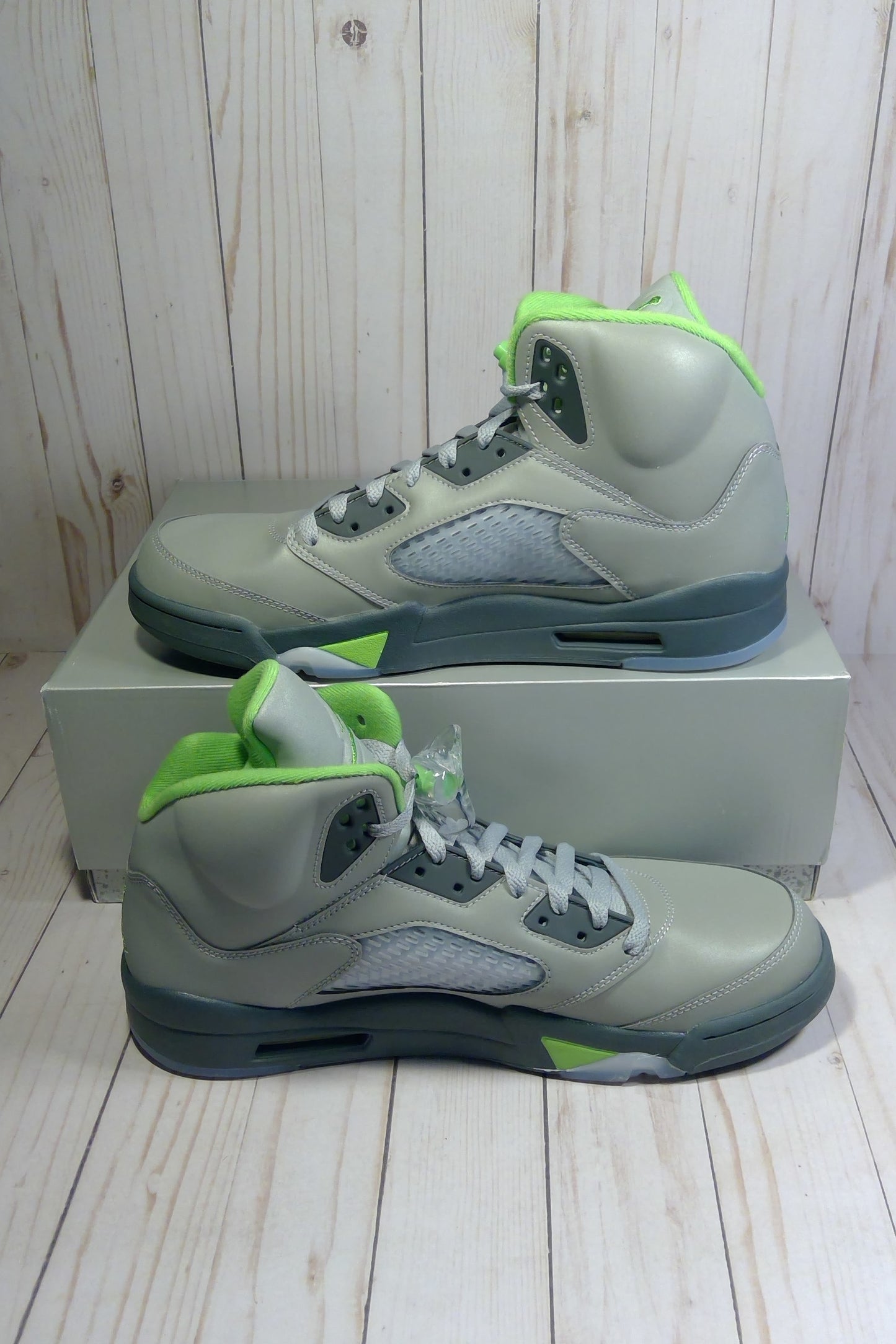 AIR JORDAN 5 RETRO - GREEN BEAN (2022) - SIZE MEN'S 12