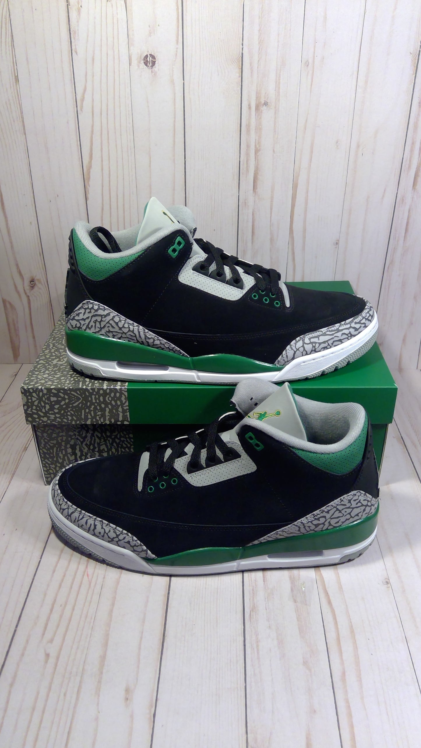 AIR JORDAN 3 RETRO - PINE GREEN - SIZE MEN'S 12