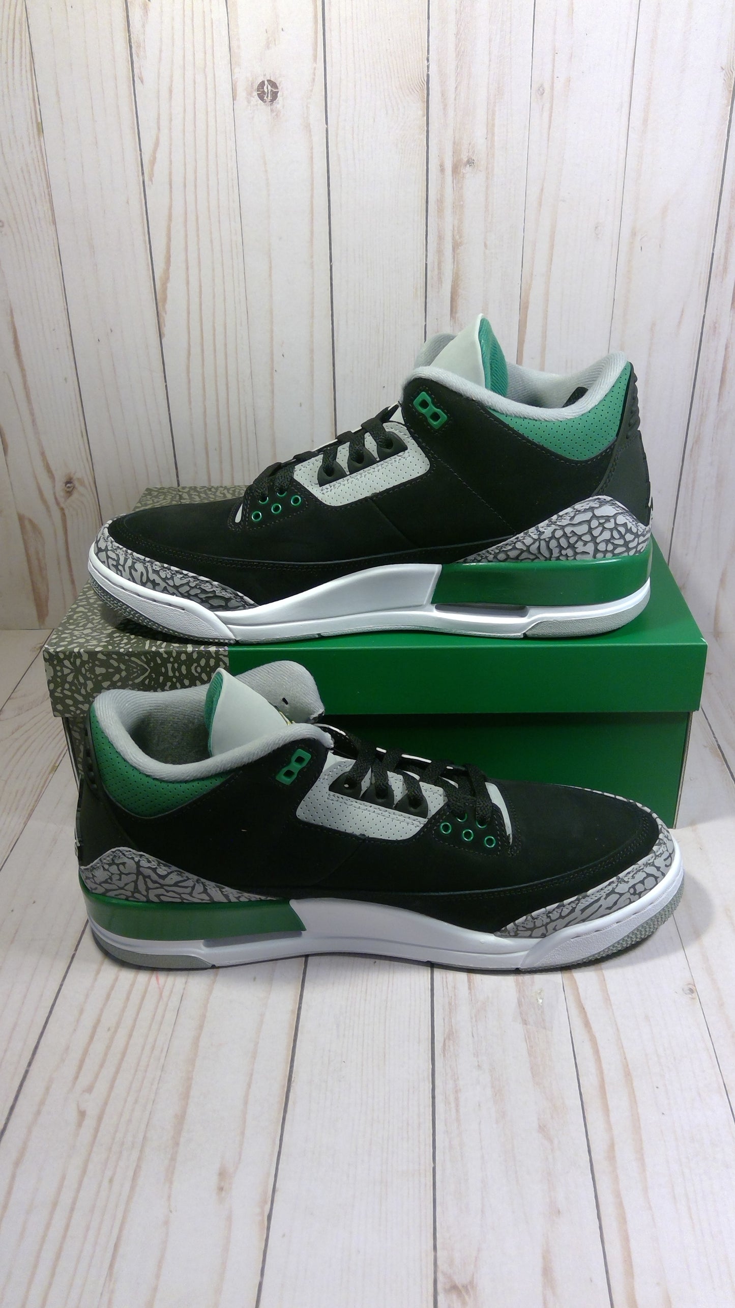 AIR JORDAN 3 RETRO - PINE GREEN - SIZE MEN'S 12