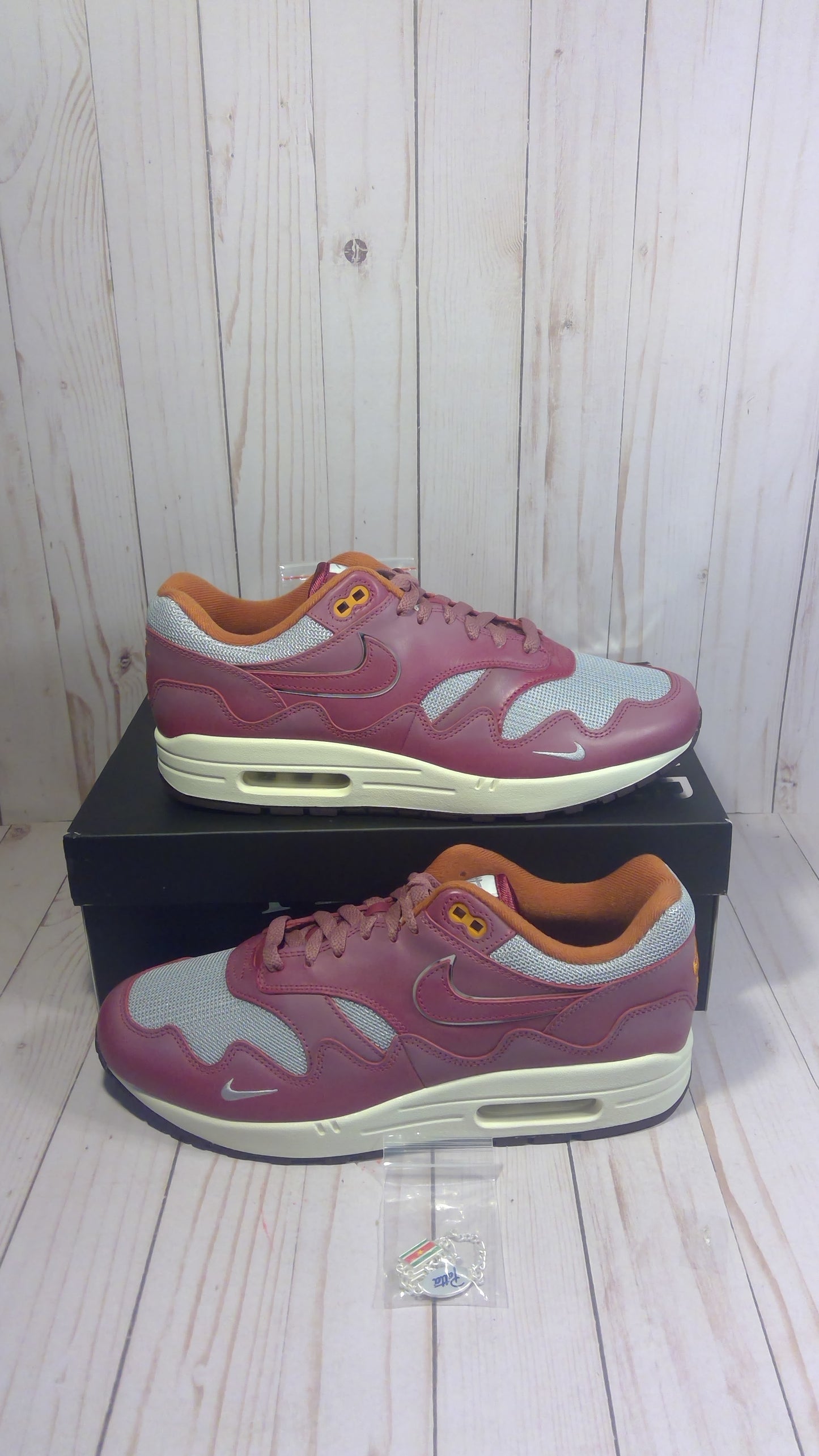 NIKE AIR MAX 1 - PATTA WAVES RUSH MAROON (WITH BRACELET) SIZE MEN'S 10.5 / WOMENS 12