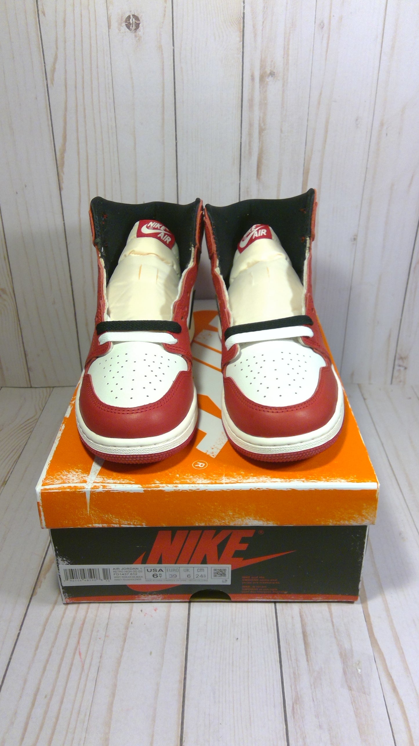 AIR JORDAN 1 RETRO HIGH OG GS - CHICAGO LOST AND FOUND - SIZE YOUTH 6.5