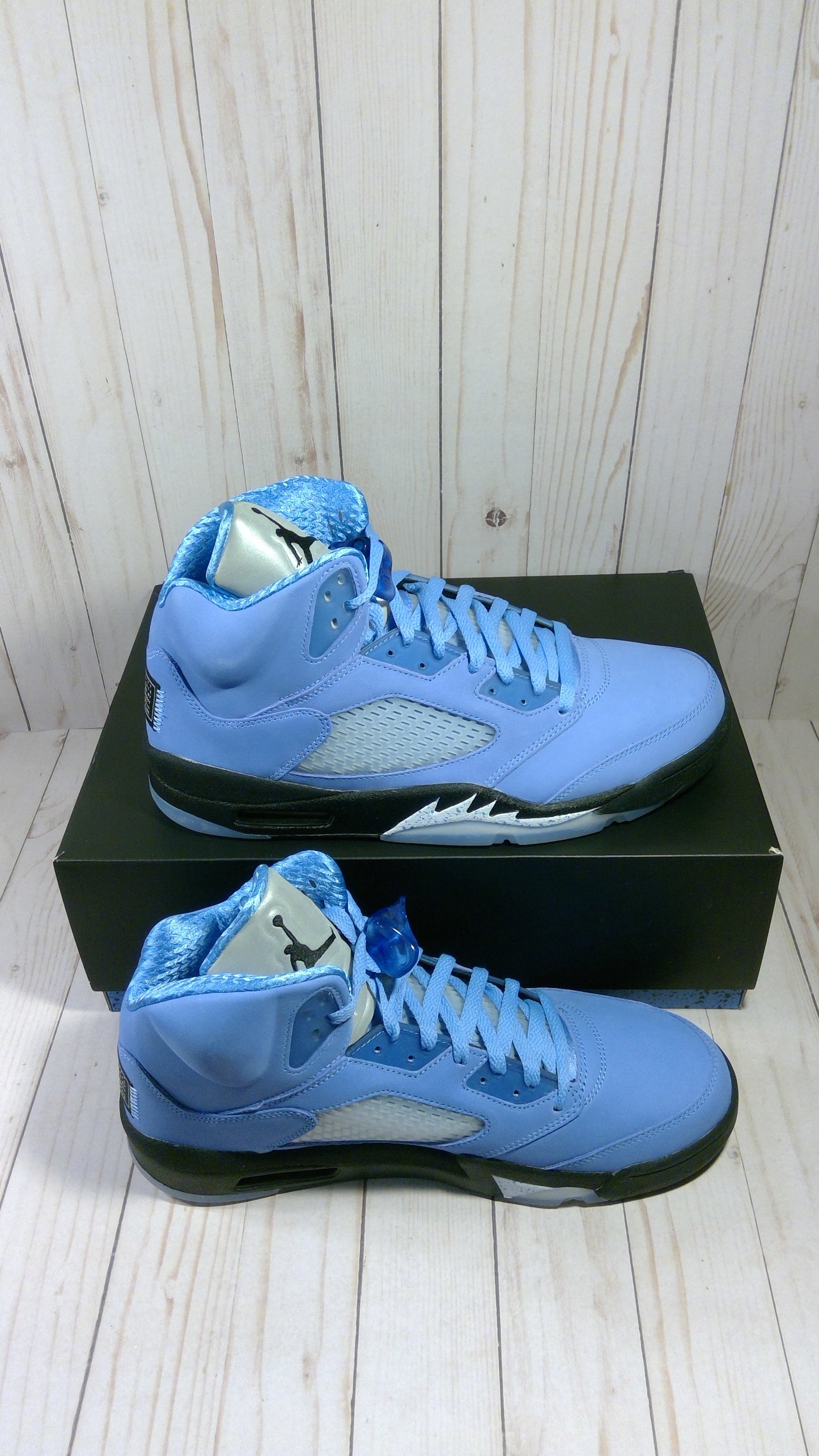 AIR JORDAN 5 RETRO SE 'UNC UNIVERSITY BLUE