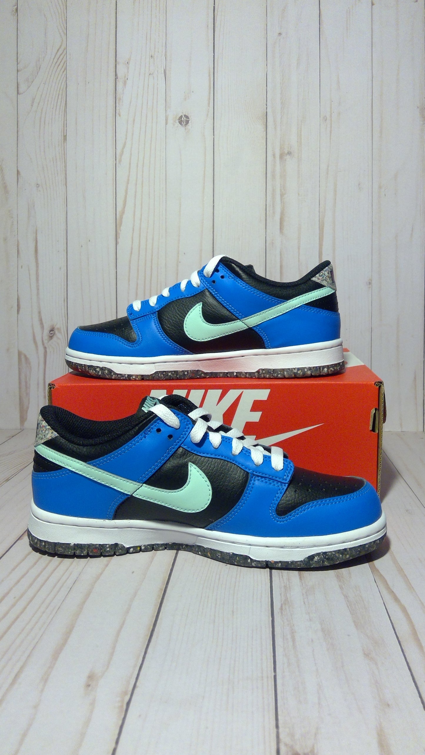 NIKE DUNK LOW SE (GS) - BLUE BLACK - SIZE YOUTH 5