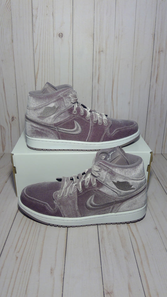 AIR JORDAN 1 MID SE - PURPLE VELVET (WOMEN'S) - SIZE WOMEN'S 12