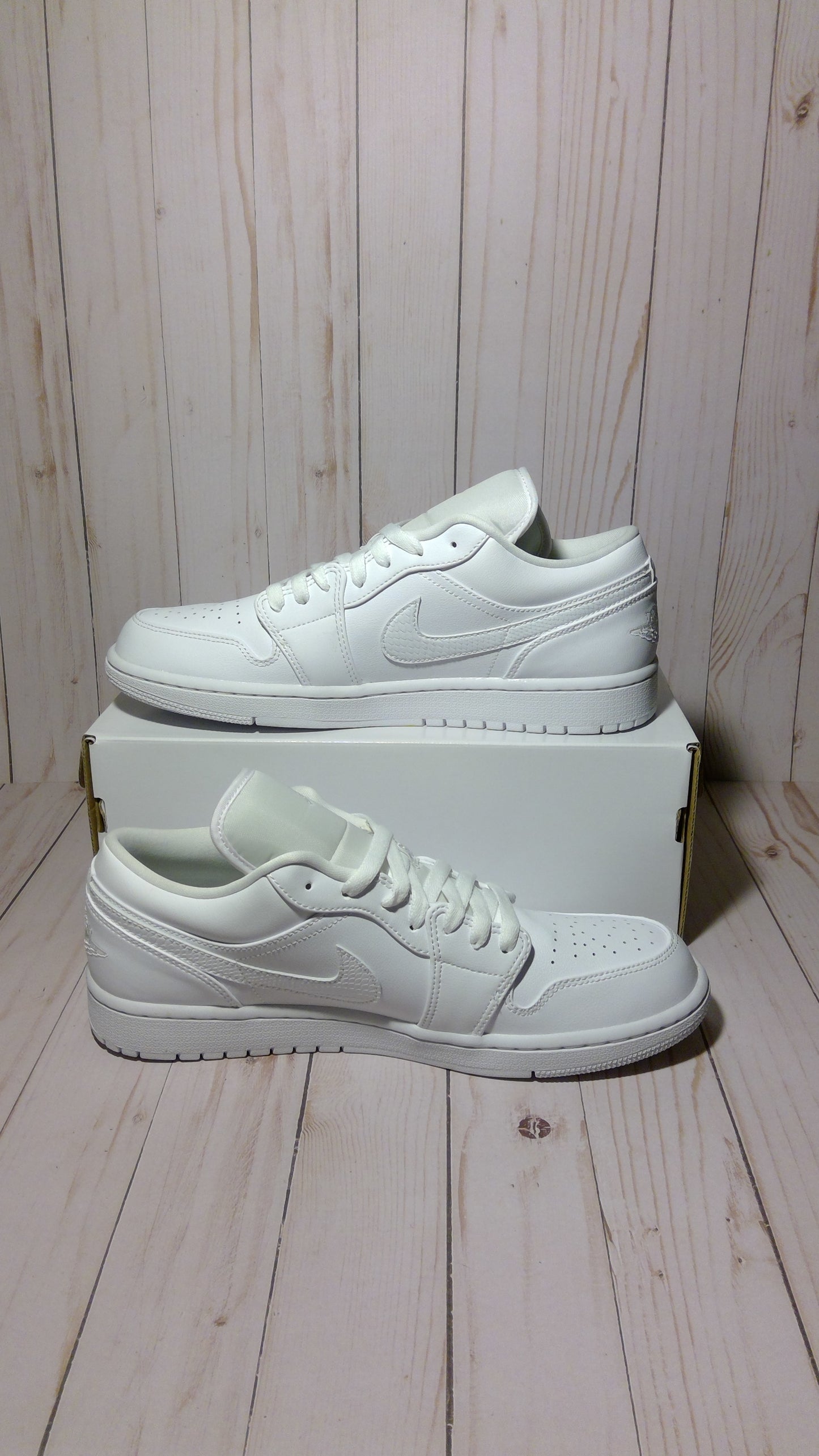 AIR JORDAN 1 LOW - WHITE (WOMEN'S) - SIZE WOMEN'S 12