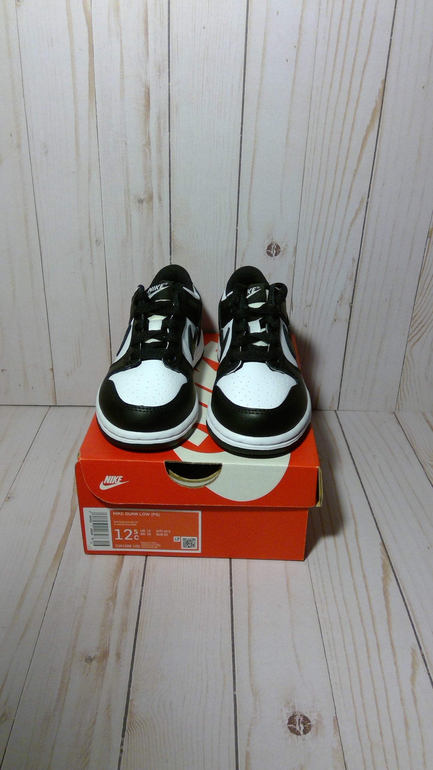 NIKE DUNK LOW RETRO - WHITE BLACK PANDA (PS) - PRE-SCHOOL SIZE 12.5 C