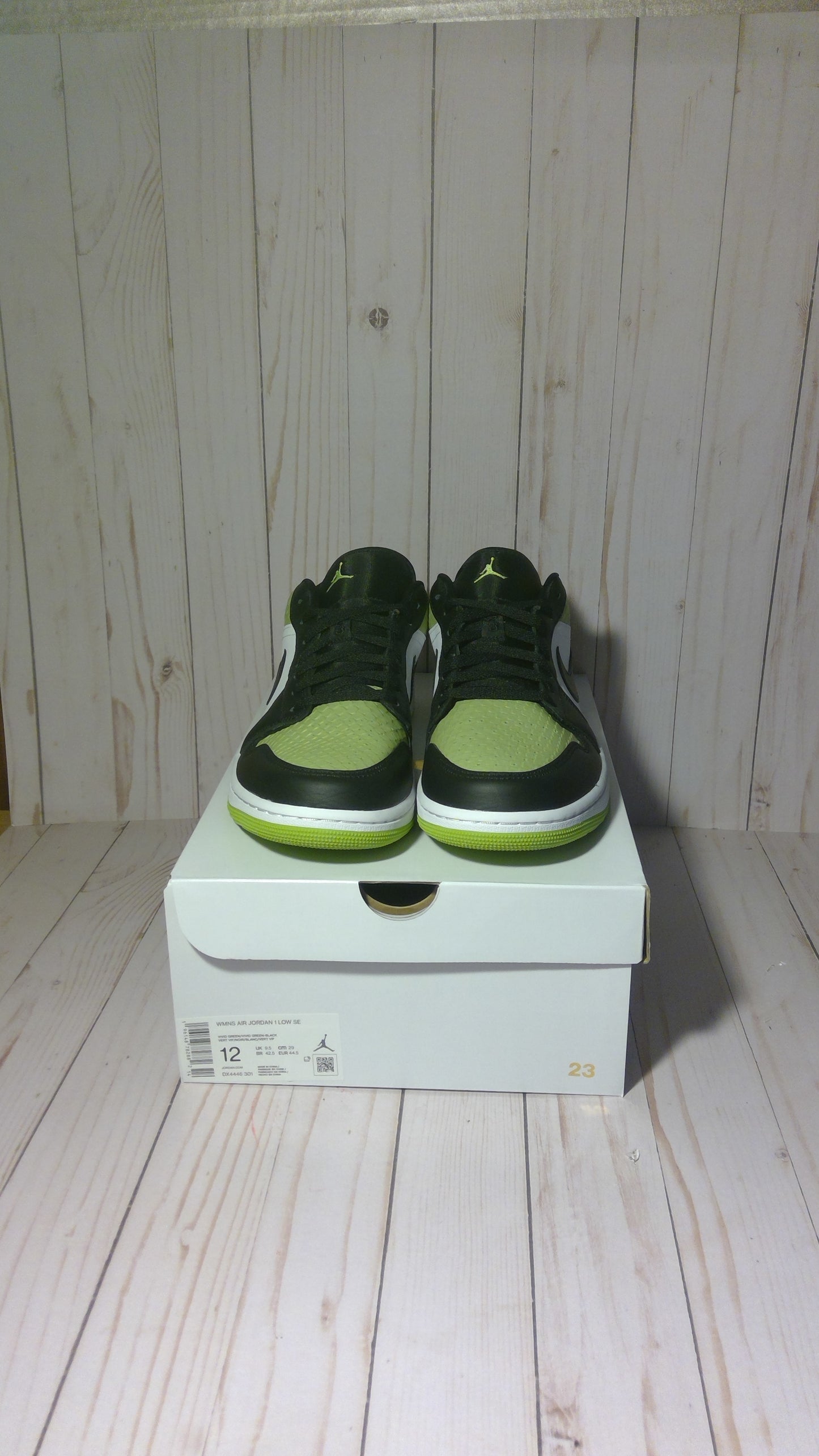 AIR JORDAN 1 LOW SE - SNAKESKIN VIVID GREEN (WOMEN'S) - SIZE WPMEN'S 12