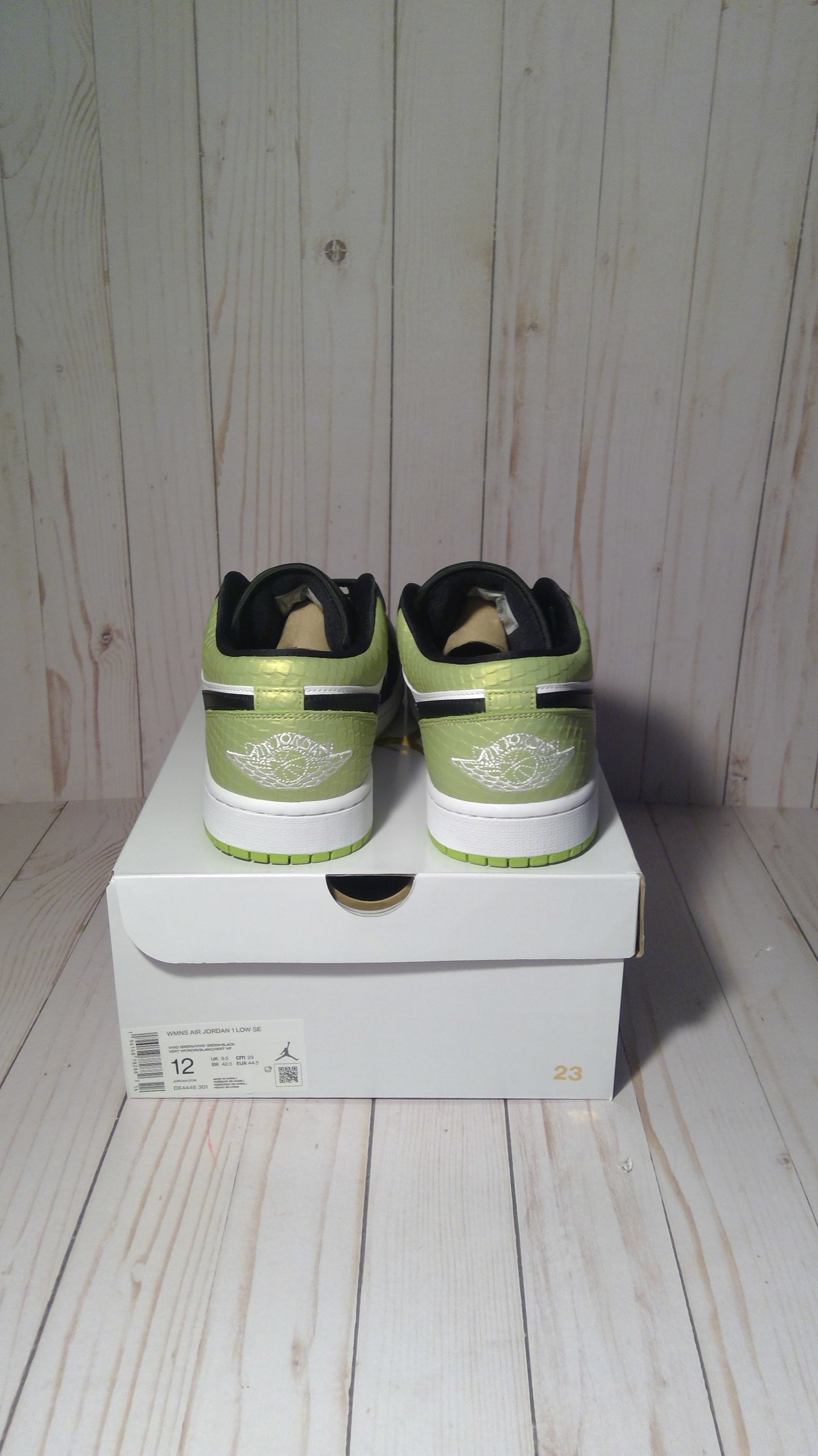 AIR JORDAN 1 LOW SE - SNAKESKIN VIVID GREEN (WOMEN'S) - SIZE WPMEN'S 12