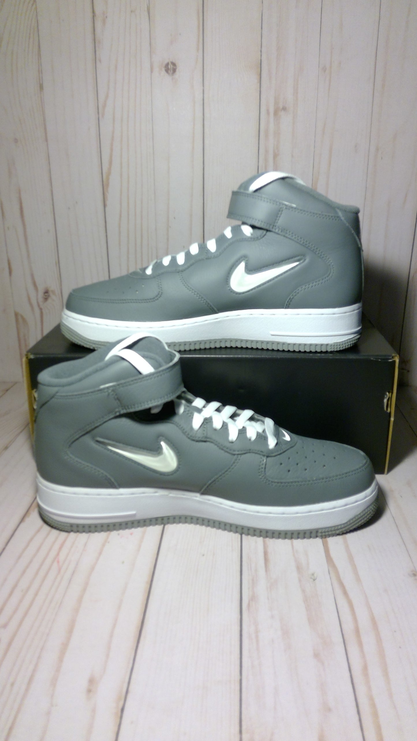 NIKE AIR FORCE 1 MID QS - JEWEL NYC COOL GREY - SIZE MEN'S 9 / WOMEN'S 10.5