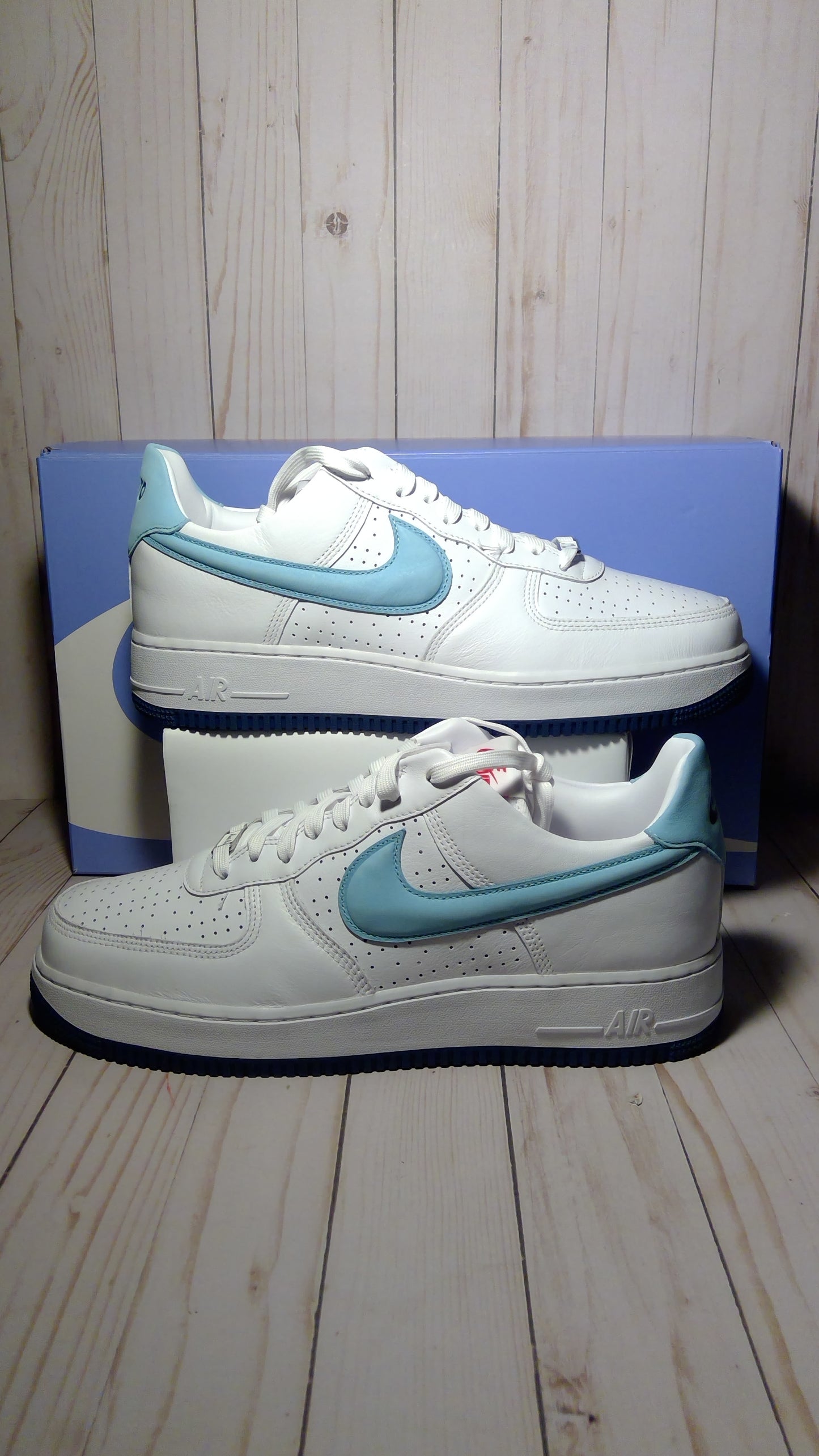 NIKE AIR FORCE 1 LOW - PUERTO RICO (2022) - SIZE MEN'S 12 / WOMEN'S 13.5