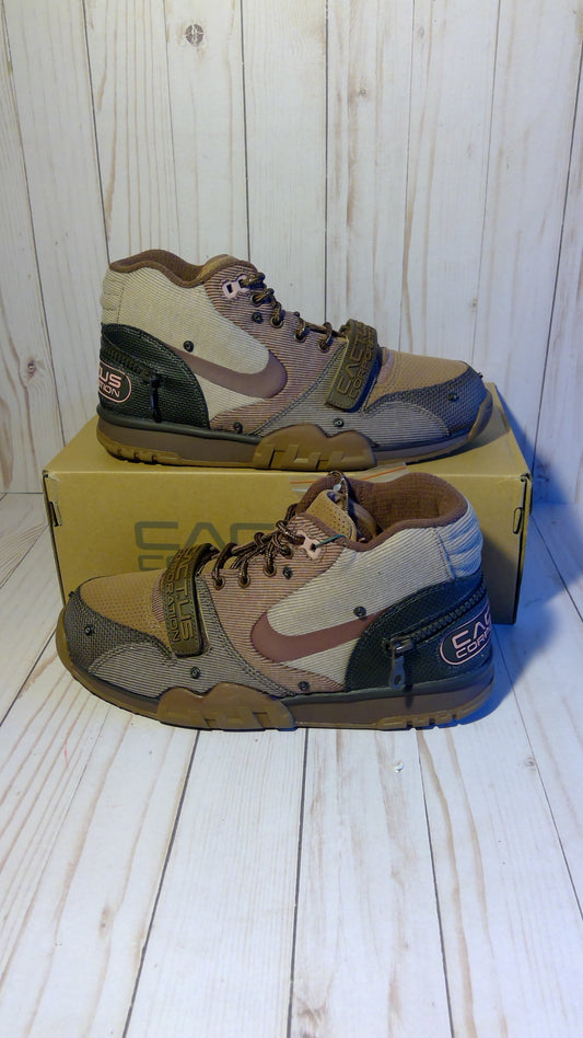 NIKE AIR TRAINER 1 SP - TRAVIS SCOTT WHEAT - SIZE MEN'S 8.5 / WOMEN'S 10