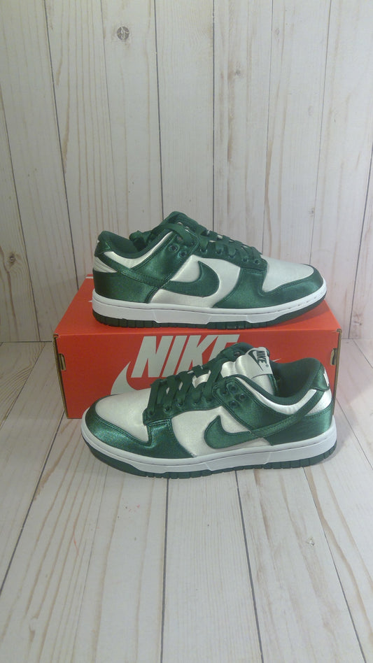 NIKE DUNK LOW ESS - MICHIGAN STATE SATIN (WOMEN'S) - SIZE WOMEN'S 6.5 / MEN'S 5