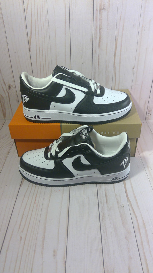 NIKE AIR FORCE 1 LOW QS - TERROR SQUAD BLACKOUT - SIZE MEN'S 8 / WOMEN'S 9.5