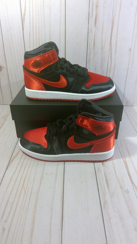 JORDAN 1 RETRO HIGH OG (PS) - SATIN BRED - SIZE YOUTH 1