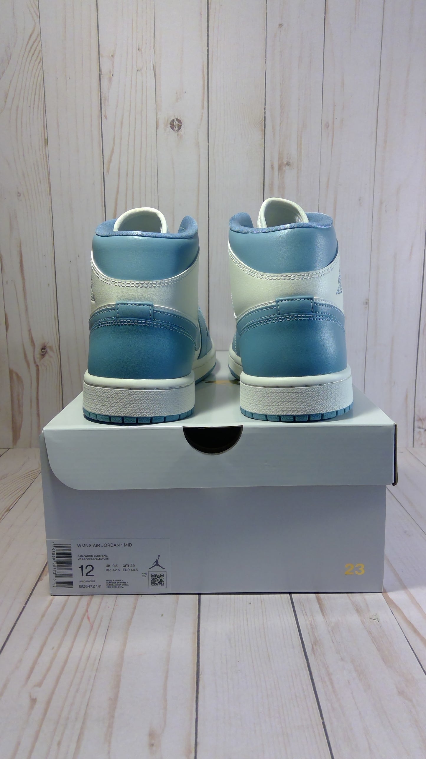 AIR JORDAN 1 MID - UNC (WOMEN'S) (2022) - SIZE WOMEN'S 12 / MEN'S 10.5