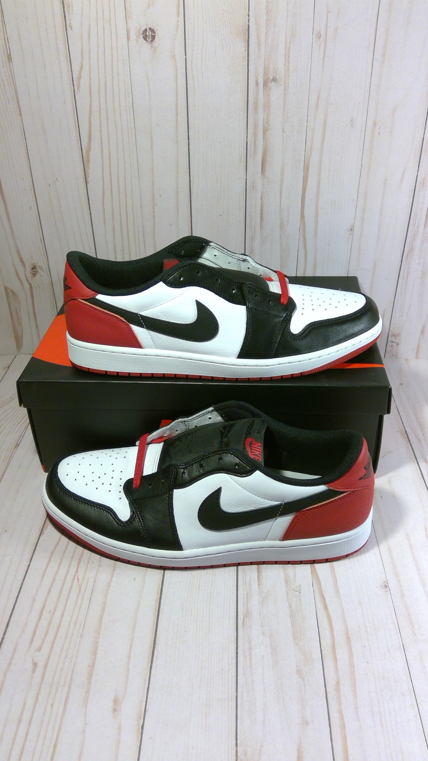 AIR JORDAN 1 RETRO LOW OG - BLACK TOE (2023) - SIZE MEN'S 12