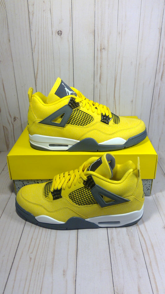 AIR JORDAN 4 RETRO - LIGHTNING (2021) - SIZE MEN'S 11 / WOMEN'S 12.5