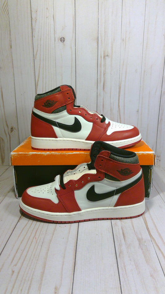 AIR JORDAN 1 RETRO HIGH OG GS - CHICAGO LOST AND FOUND - SIZE YOUTH 6.5